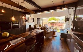 Lovely Semi-Beach 2X Pubs -5 Min Walk-Pets Welcome-Parking-Garden